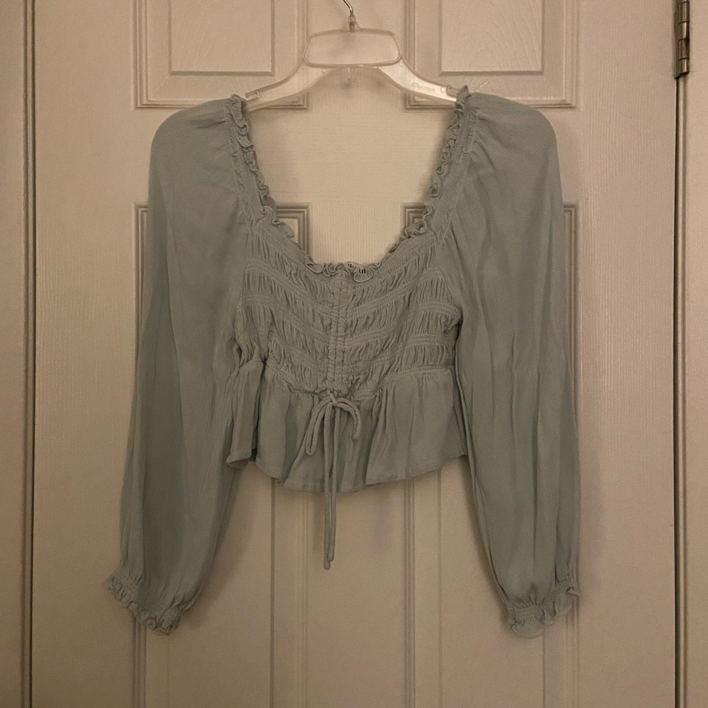 Mint green long sleeve crop top! Scrunched and flared!
